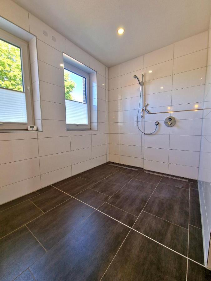 Exklusive Ferienwohnung In Lingen Holthausen 2Zim, 2Badez,Kueche,Balkon,Waschmaschine Luaran gambar