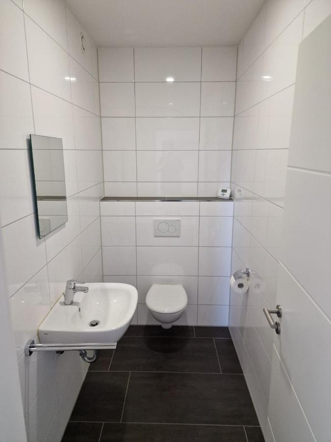 Exklusive Ferienwohnung In Lingen Holthausen 2Zim, 2Badez,Kueche,Balkon,Waschmaschine Luaran gambar